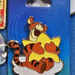 Disney LE 500 Tigger Star Pin From Pink A La Mode